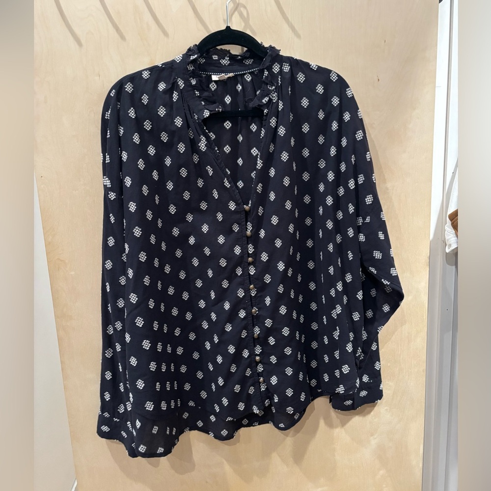 Pilcro Black and White blouse